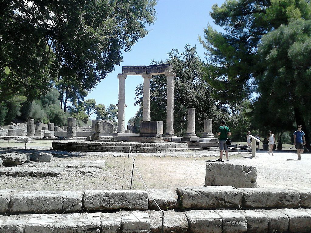 ANCIENT OLYMPIA - LIMOBUS.GR