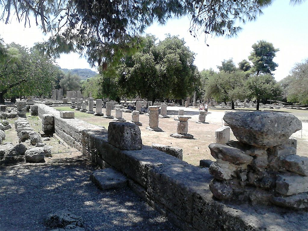 ANCIENT OLYMPIA - LIMOBUS.GR
